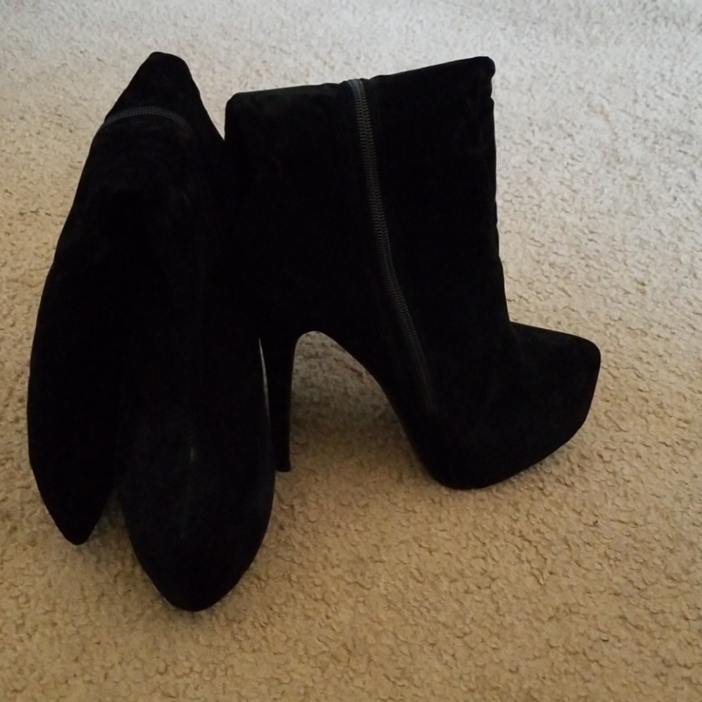 Stiletto boots